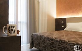 People Travel Rooms
